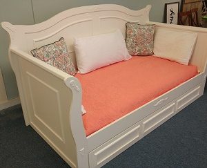 French Country Daybed built by Farmhouse Furniture in Clinton TN