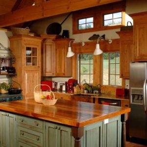 offsetting kitchen cabinets and island | TN FarmhouseFurniture